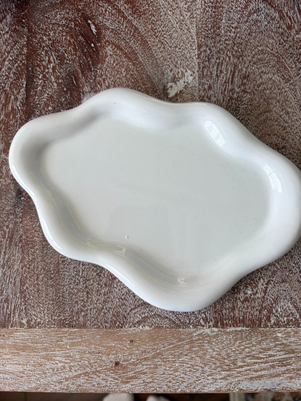 White Wavy Tray
